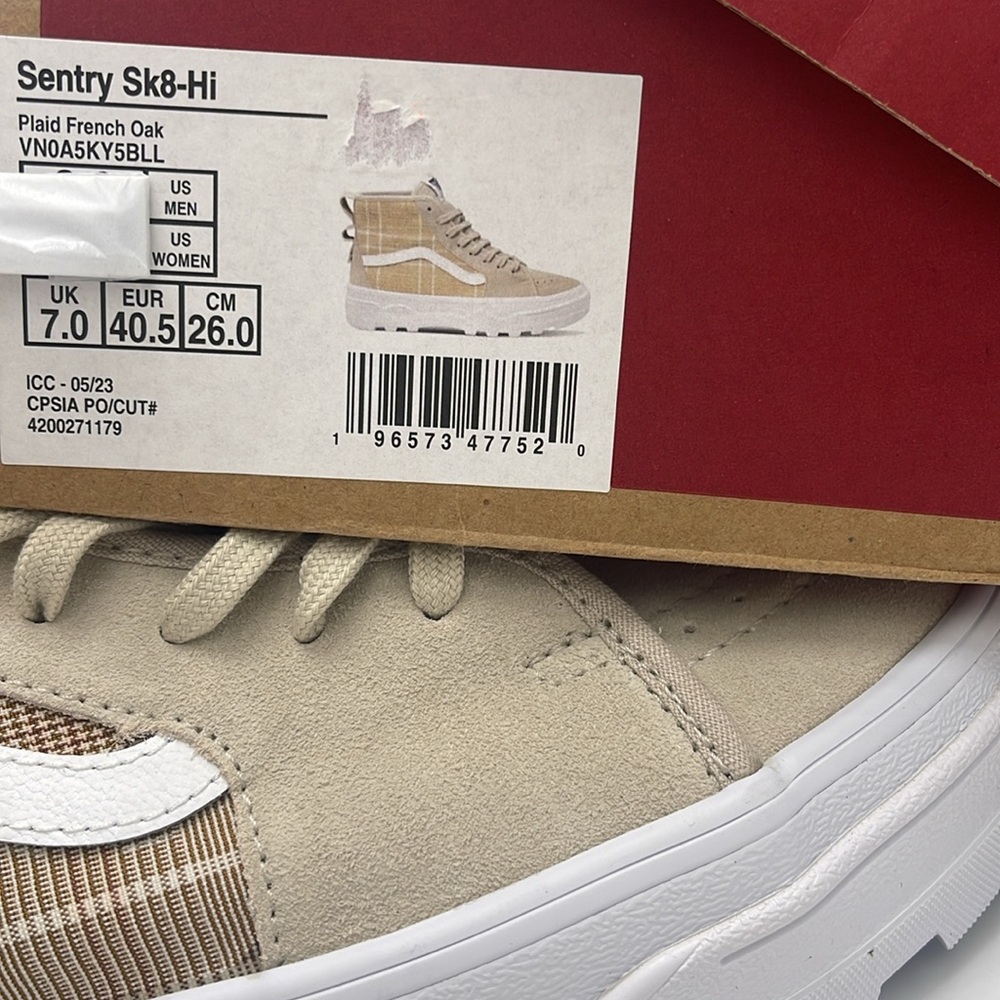 Vans WMNS Sentry Sk8-Hi Plaid French Oak
VN0A5KY5BLL Sneakers - Picture 16 of 16